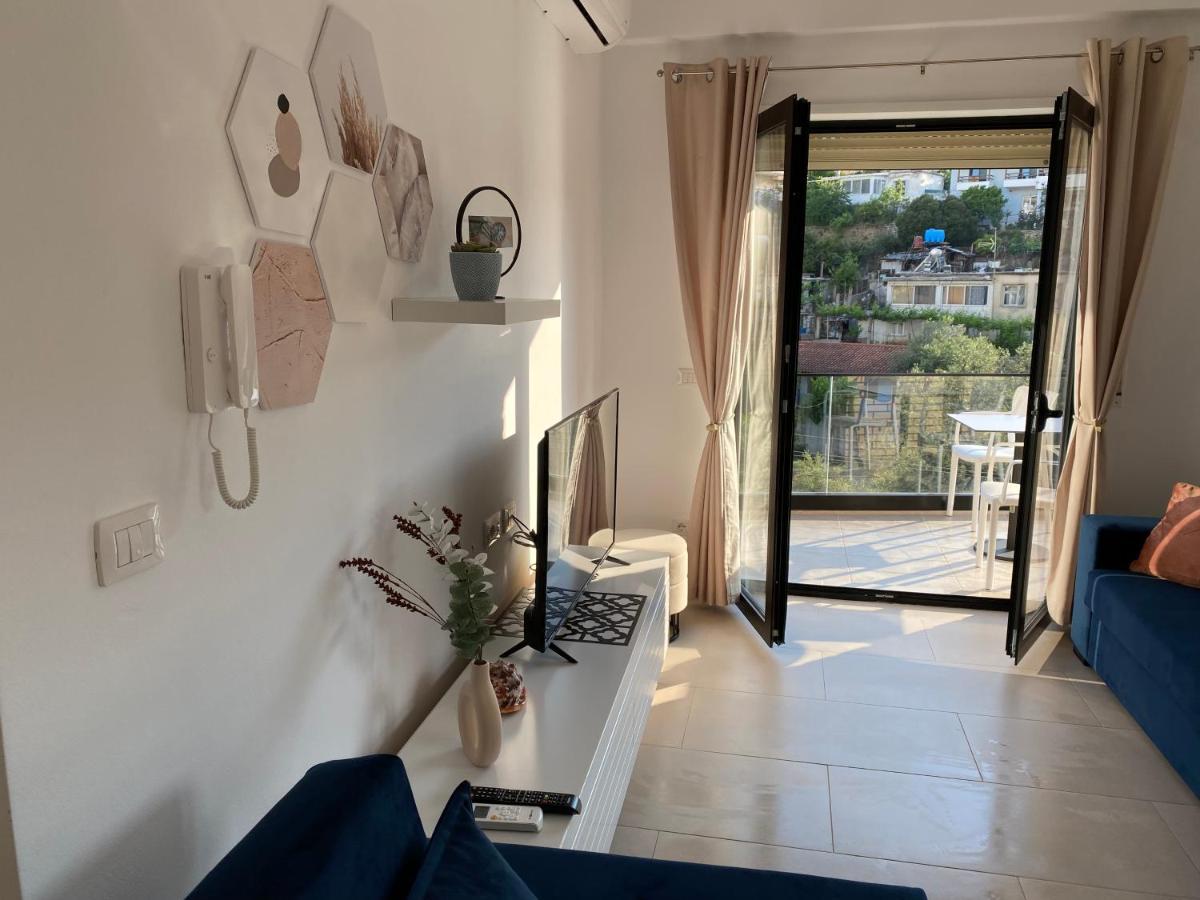 Artemis Apartment *