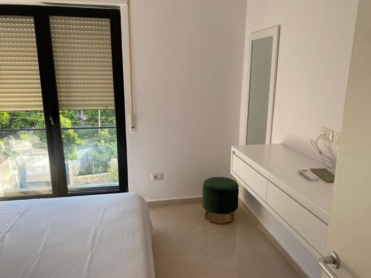 Apartment Artemis Himare