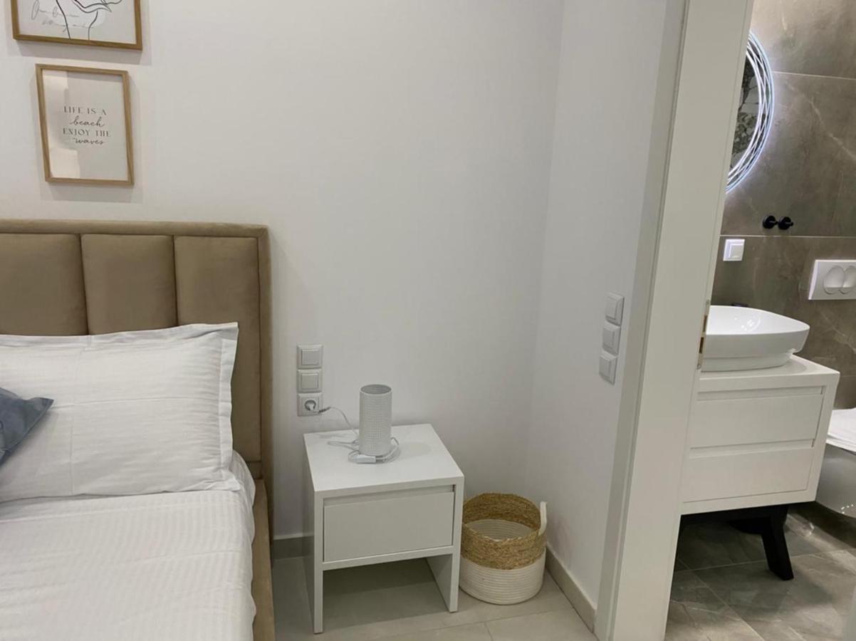 Artemis Apartment *